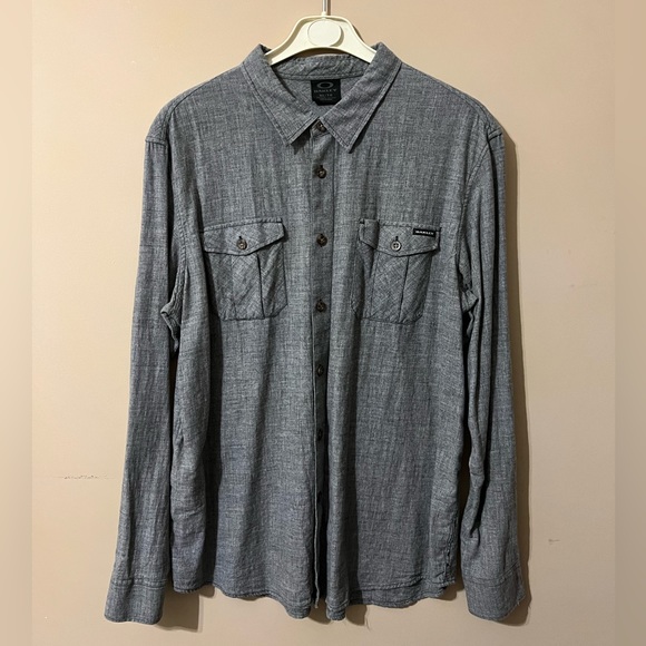 Oakley shirt - Picture 1 of 4